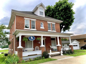 The Bonney Grey Guesthouse - Historic Charm Meets Modern Comfort in the Heart of Downtown Grafton